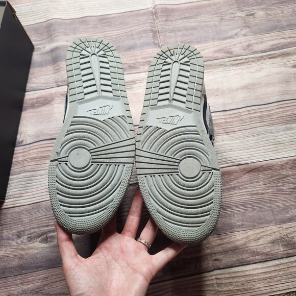 Air Jordan 1 Mid Smoke Gray - Picture 8 of 12
